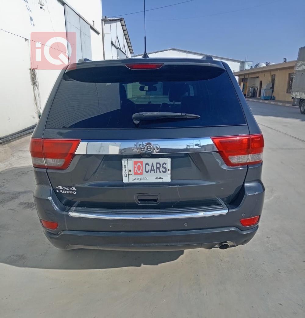 جیپ گراند شیرۆکی